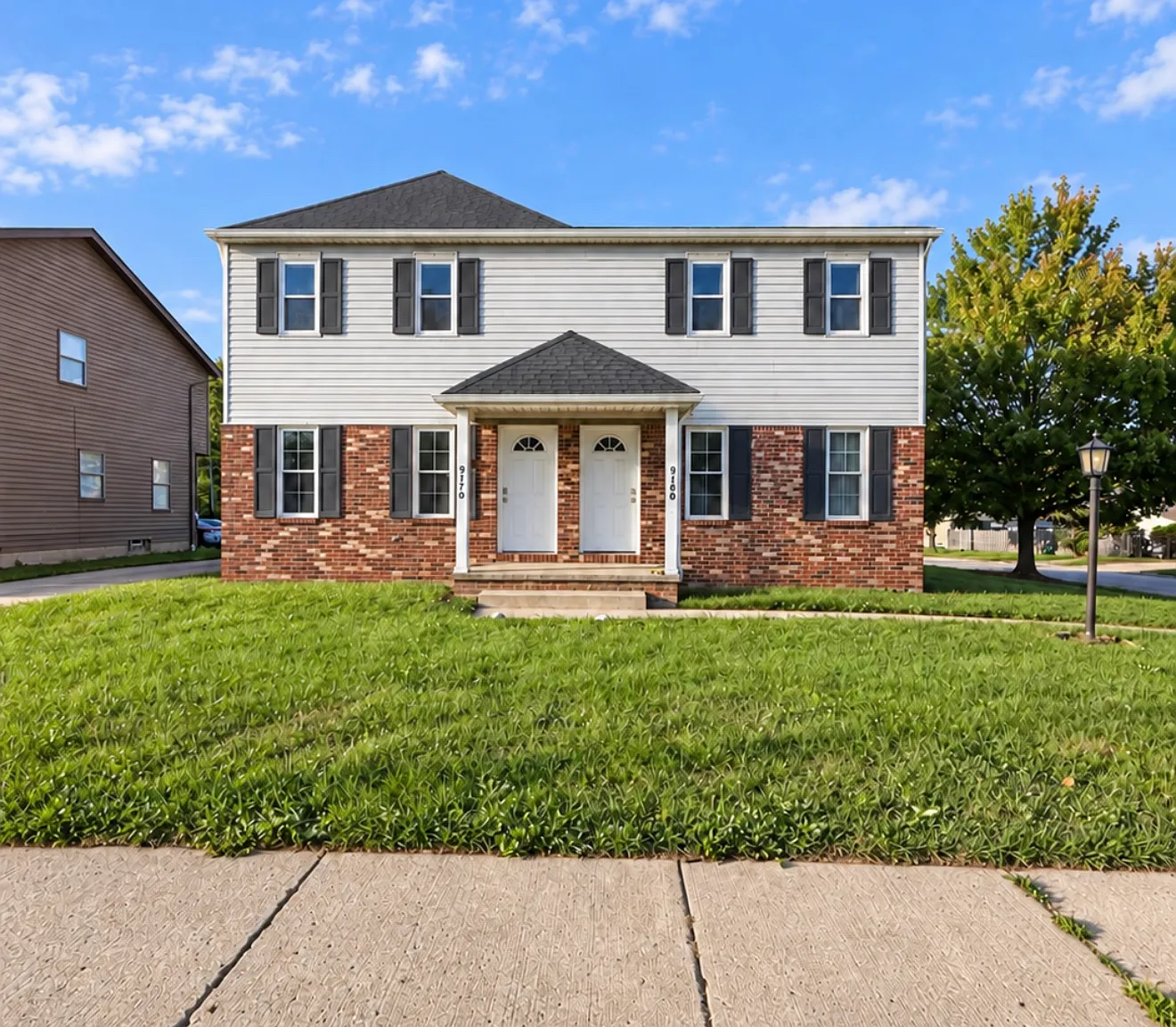 3 bed, 1.5 bath, 1392 sqft, $1,700 — Photo 2