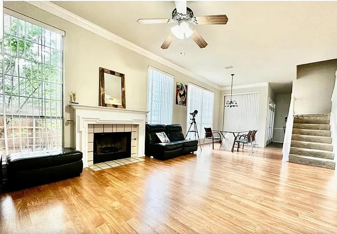 4 bed, 2.5 bath, 2092 sqft, $2,950 — Photo 3