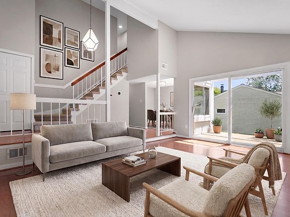 3rd image of 110 Victoria Pl