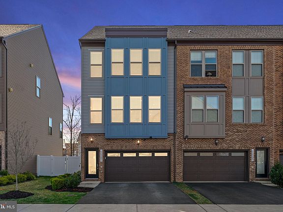 2nd image of 45387 Daveno Sq