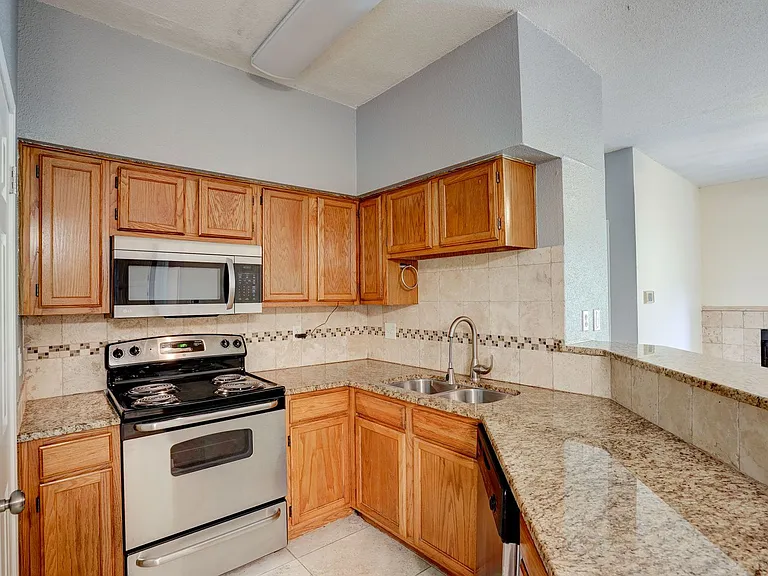2450 Wickersham Ln #1303 — Photo 11