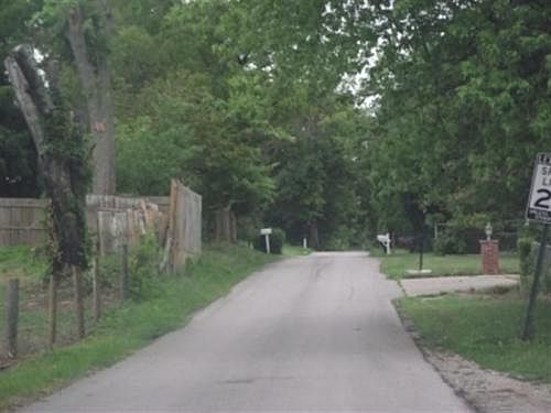 3rd image of 653 Woodward Ln