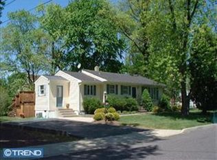 19 Pine St, Moorestown, NJ 08057