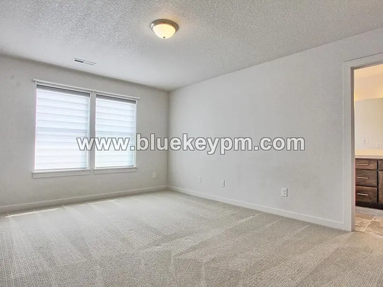 13520 NE 113th Way — Photo 13