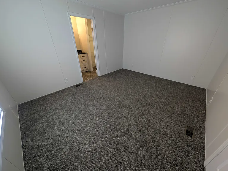 38000 Le Chateau Blvd #402 — Photo 12