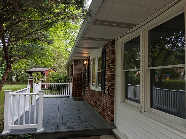 1350 Spring Valley Rd — Photo 3