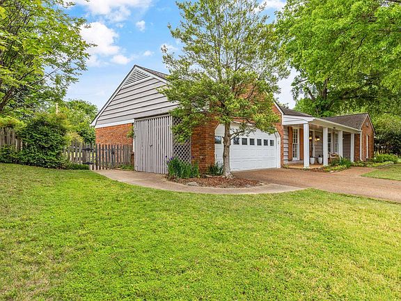 3rd image of 1830 Brookside Dr