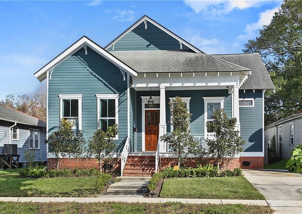 1st image of 4751 Venus St