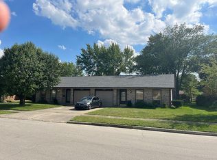 4030 Woodridge Dr, Englewood, OH 45322