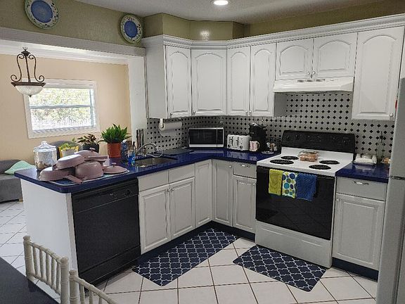 4th image of 5004 NW 49th Road