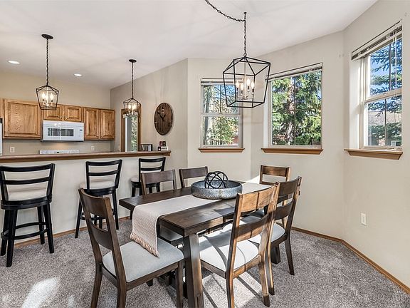 3rd image of 720 Lakepoint Drive UNIT B1