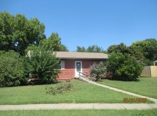 718 NW 7th St, Abilene, KS 67410