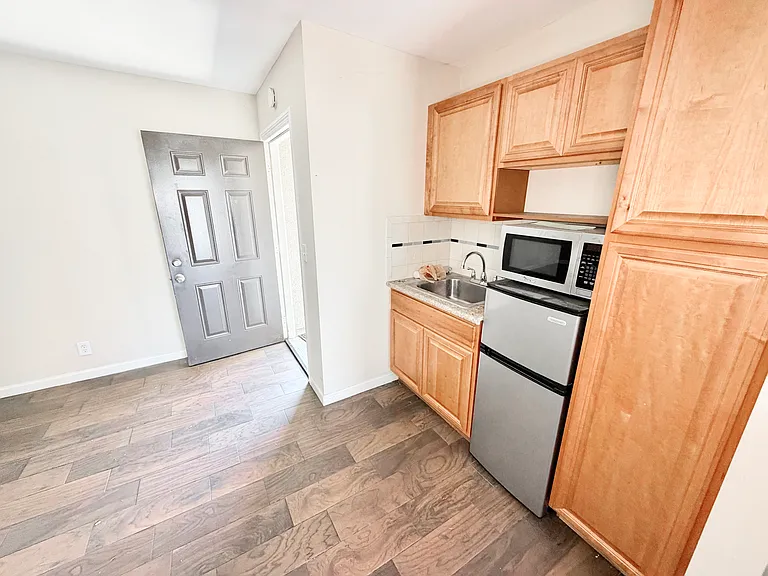800 Arcadia Ave — Photo 9