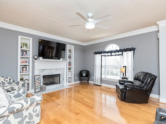 4th image of 636 Brandy Dr