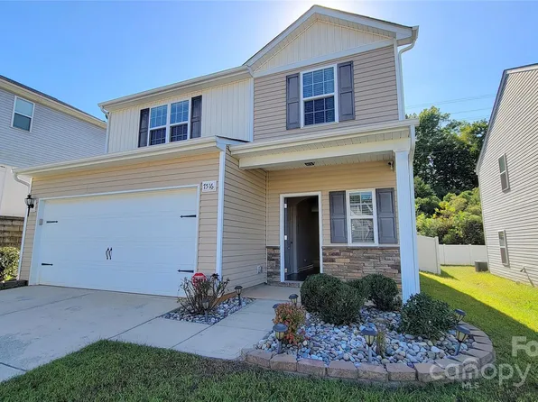 7516 Mockernut Dr, Charlotte, NC 28215