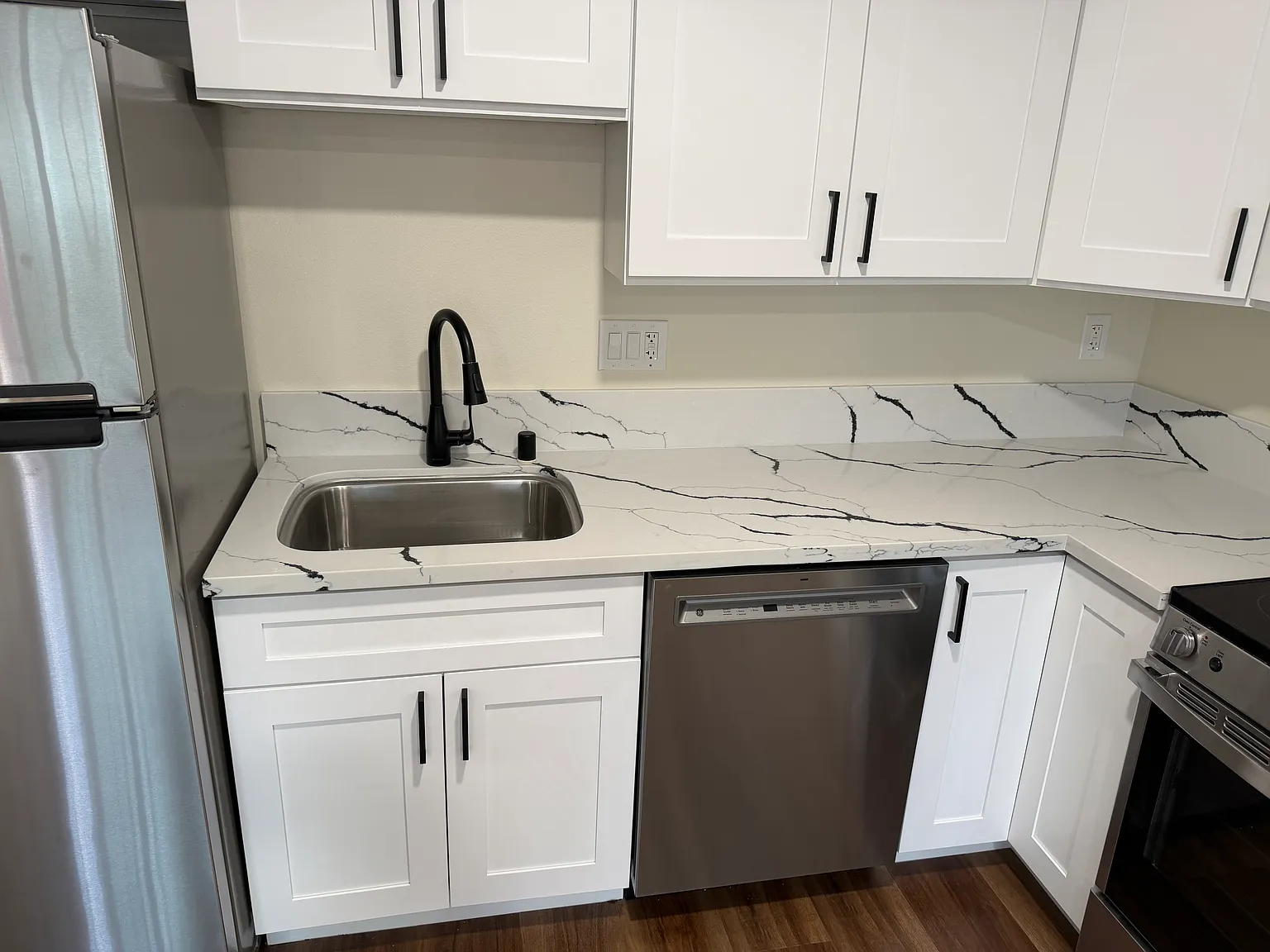 Studio, 430 sqft, $2,500 — Photo 3