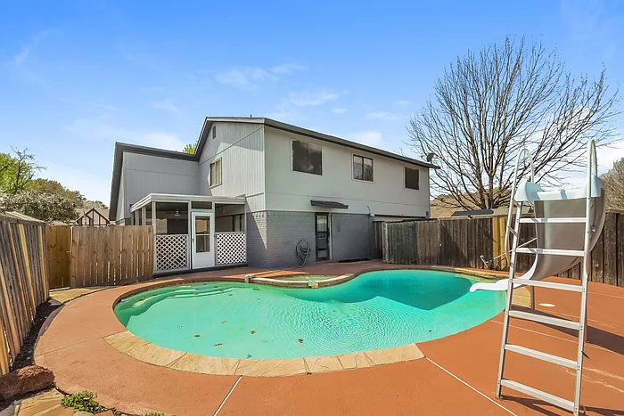 4 bed, 2.5 bath, 2194 sqft, $2,900 — Photo 3