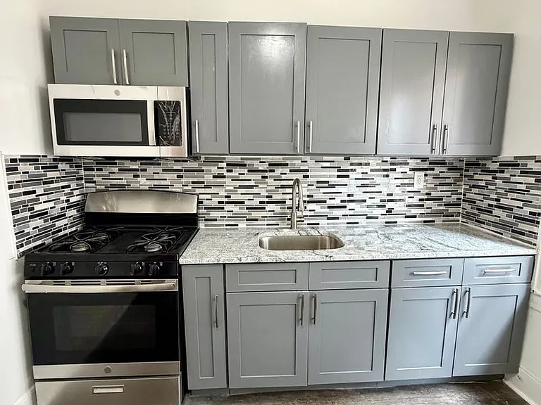 5 Whitney Place — Photo 1