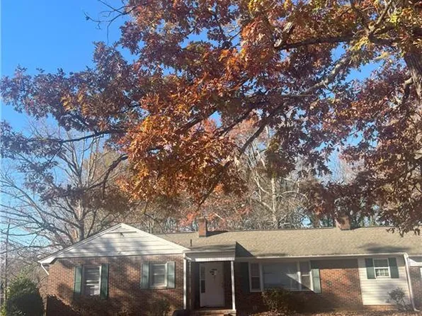 102 N Oak St, Elon, NC 27244