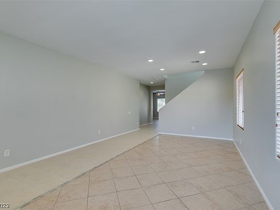 5th image of 3033 Dowitcher Ave