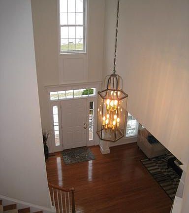 4th image of 8819 Western Hemlock Way