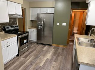 4134 N 95th St, Wauwatosa, WI 53222