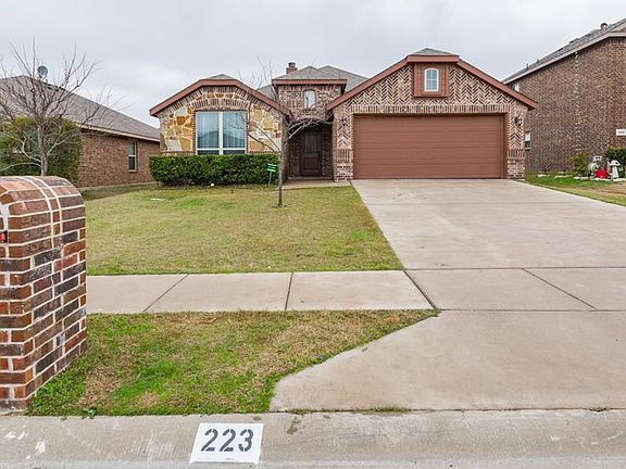 2nd image of 223 Chimney Rock Dr