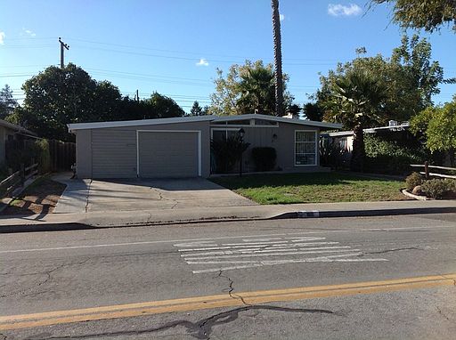 2nd image of 916 Las Palmas Dr