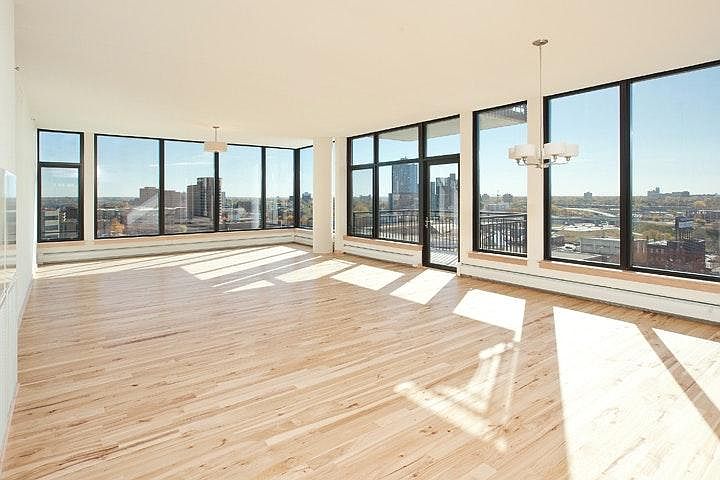 1st image of 1120 2nd St S #1002