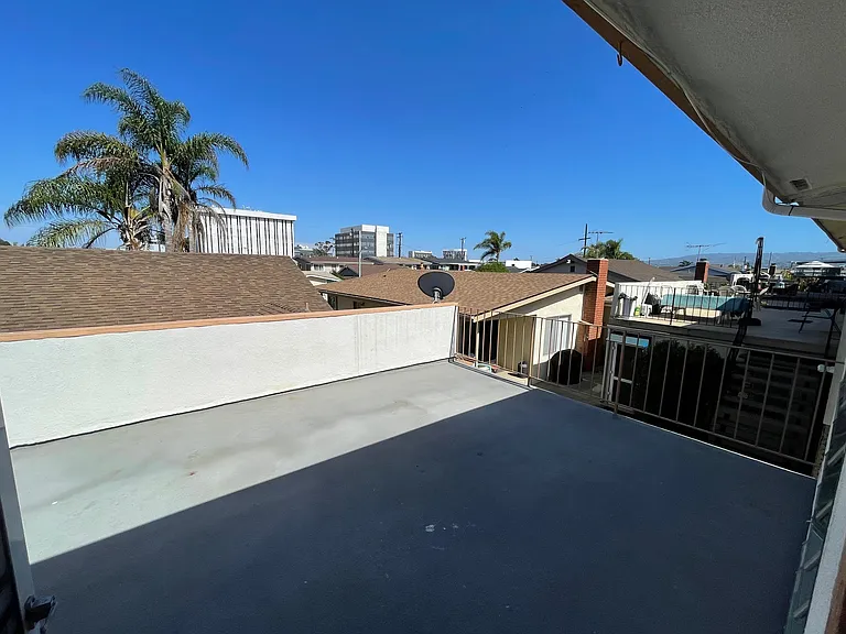 21023 Ladeene Ave #D — Photo 12
