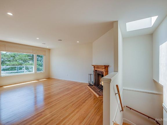 3rd image of 172 Burlwood Dr