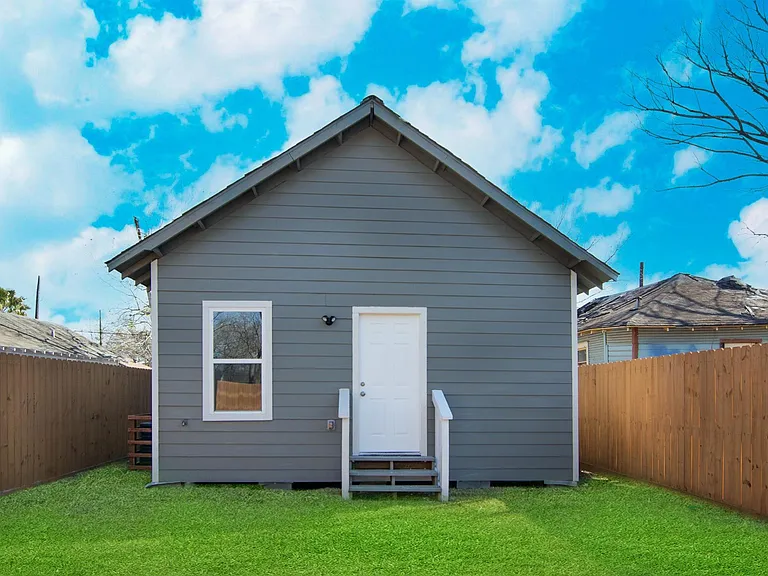 1709 Stevens St — Photo 17