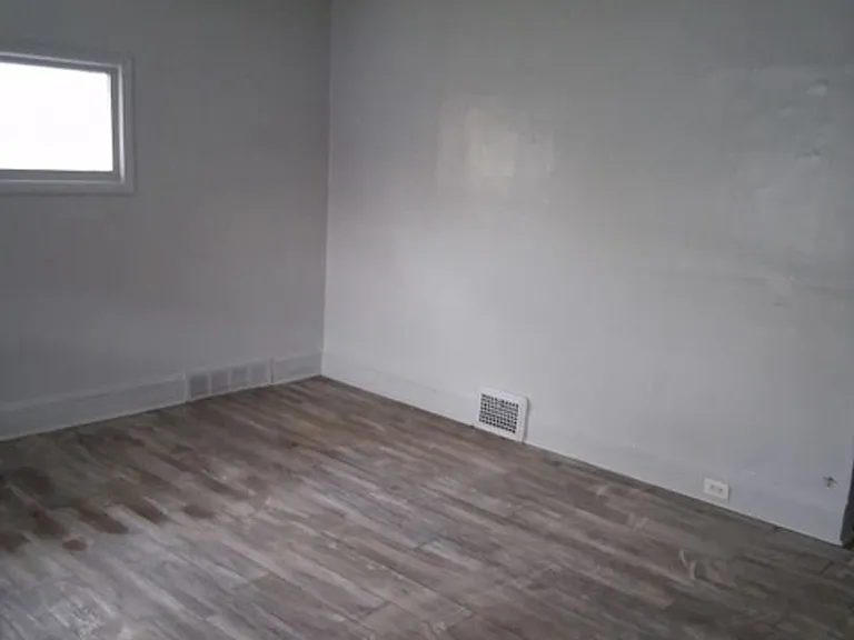 4008 Ardmore Ave — Photo 2