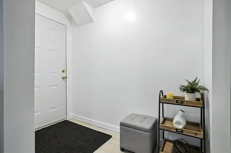 1 bed, 1.0 bath, $1,100 — Photo 2