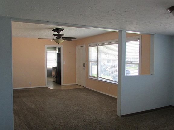 3rd image of 1048 Fairbanks Ave