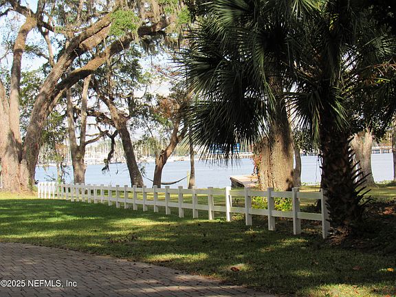 5th image of 1273 FRUIT COVE Road N