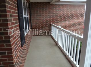 185 Cobblestone Dr, Spring Lake, NC 28390