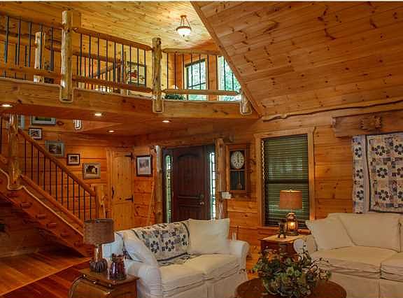 2nd image of 564 Windy Hollow Ln
