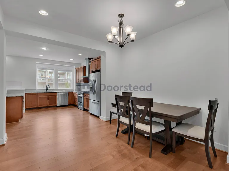 1333 Chelsea Walk NE — Photo 6