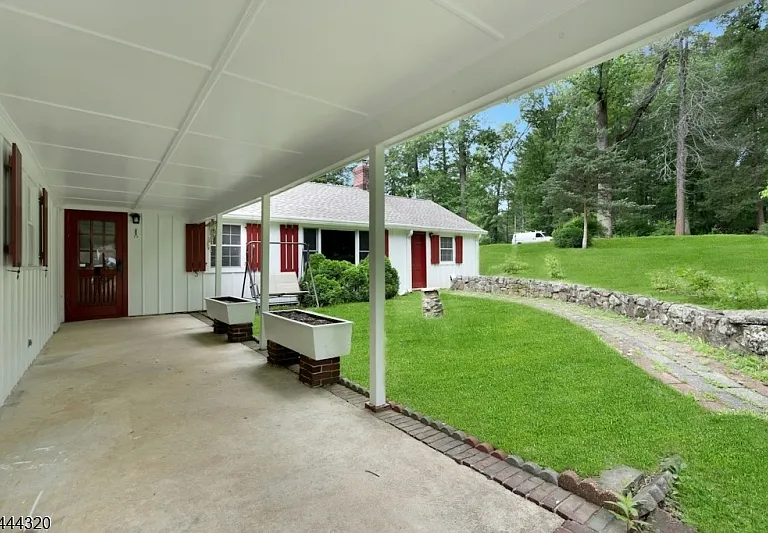 62 Gaston Rd — Photo 3