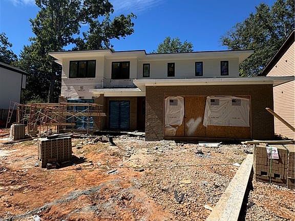 3rd image of 272 Creighton Ave
