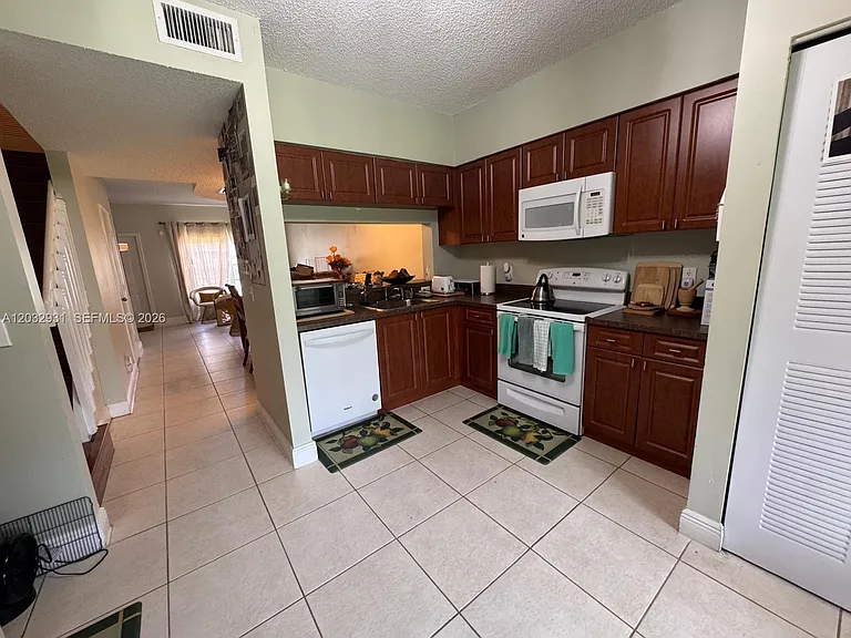 16682 Hemingway Dr — Photo 8