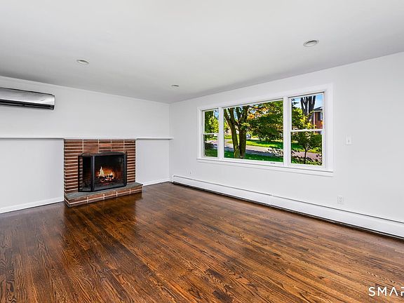 5th image of 26 Lenox Ave #1