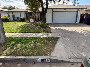 1621 W Holland Ave, Fresno, CA 93705
