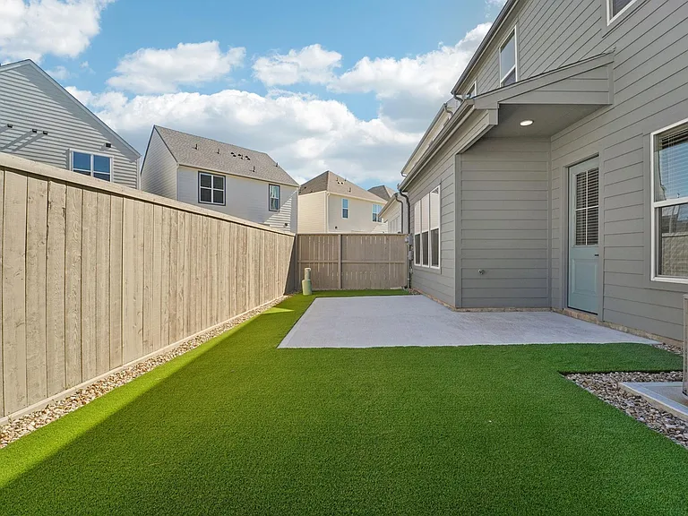 7415 Leighton Meadow Ln — Photo 4