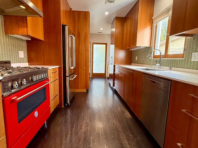 4246 Lexington Ave — Photo 17