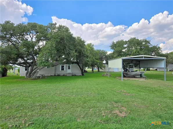 1501 Bayview Dr, Palacios, TX 77465