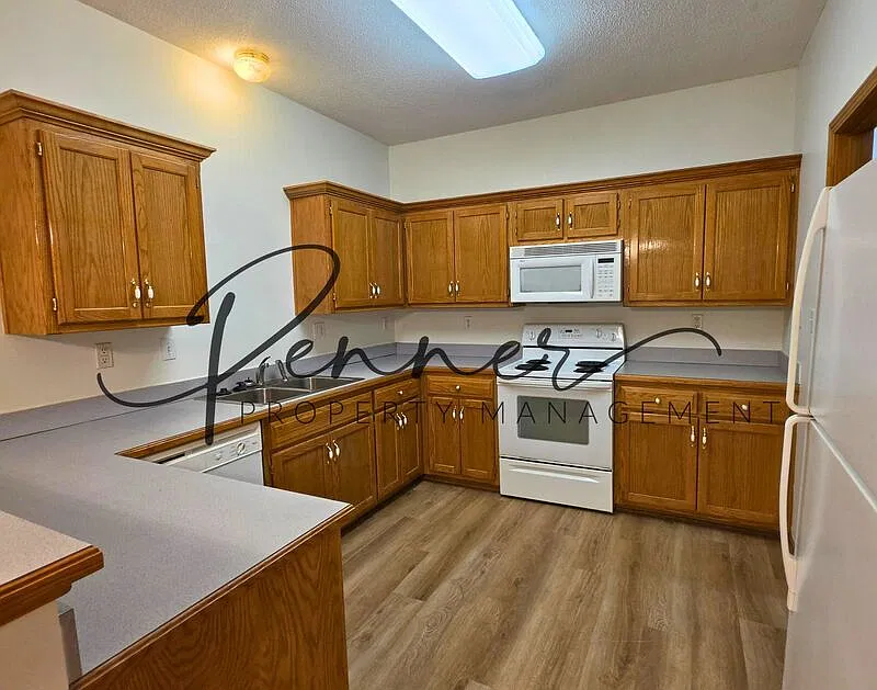 2 bed, 2.0 bath, 1102 sqft, $1,375 — Photo 3