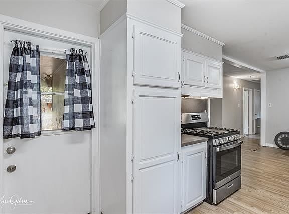 4th image of 4103 Van Deeman St #St200