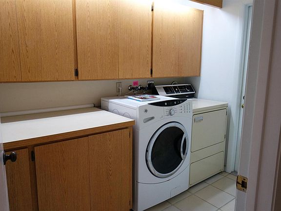 Bluffs Ridge Laundry -TheShattowGroup